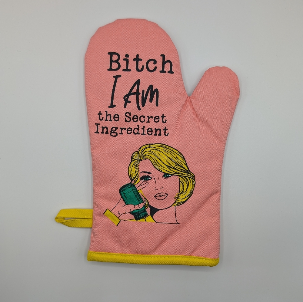Blue Q B I Am the Secret Ingredient oven mitt